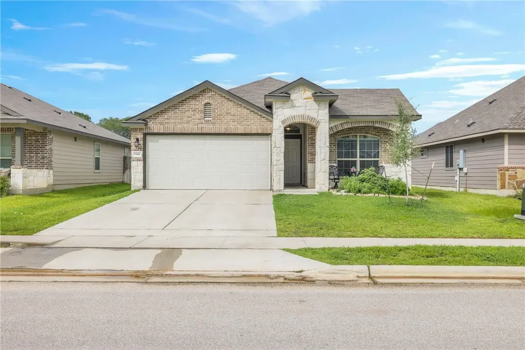 1946 Thorndyke Lane, Bryan