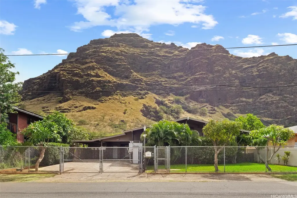 84-21 Makau Street, Waianae