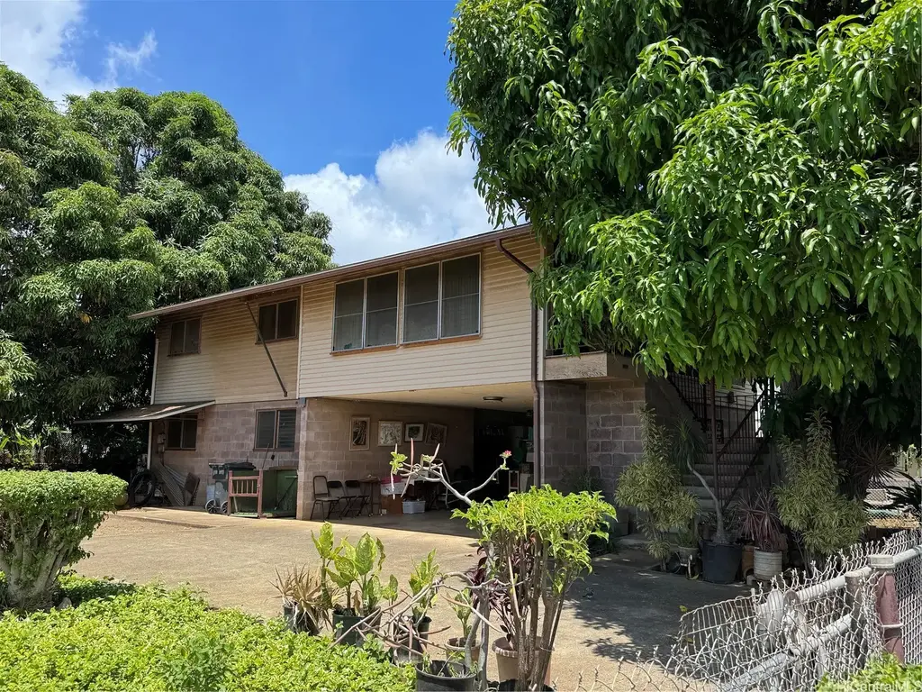 1916 Kaumualii Street, Honolulu