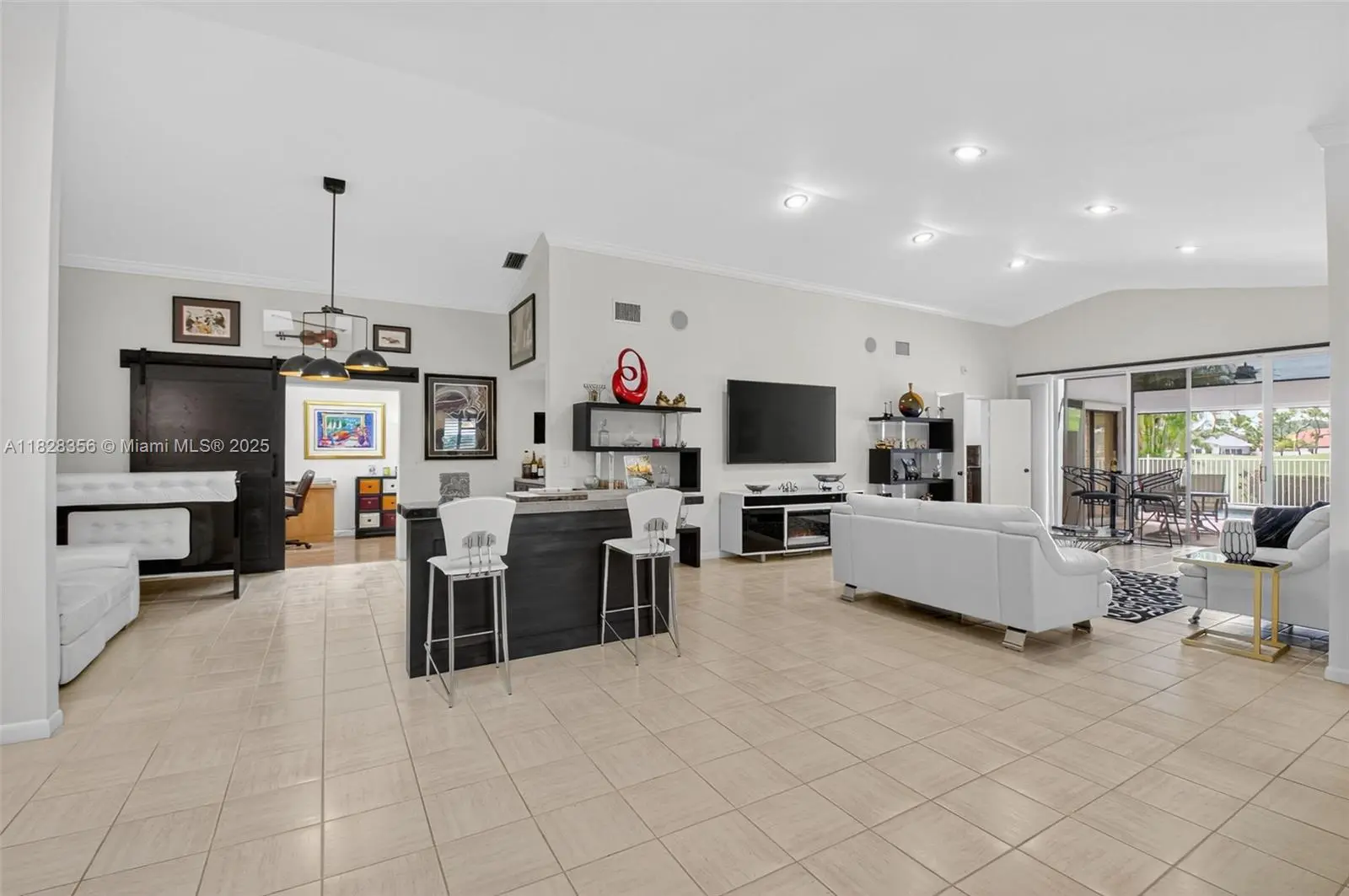 Photo of Listing #A11828356