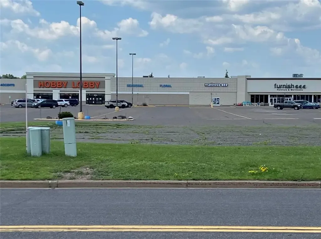 2810 Pioneer Avenue, Rice Lake