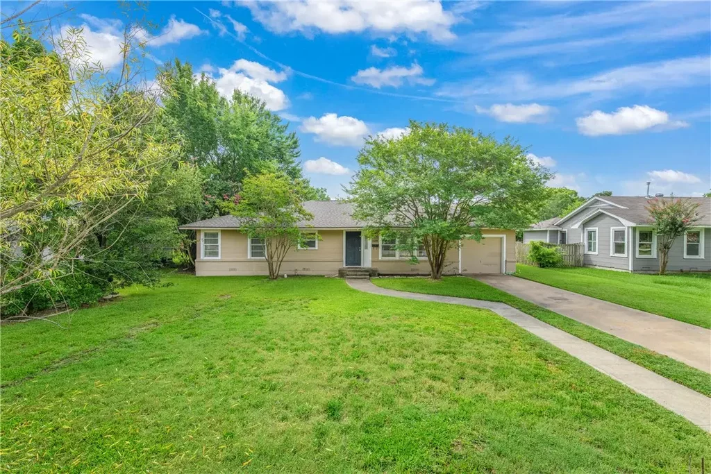 1103 Edgewood Drive, Bryan