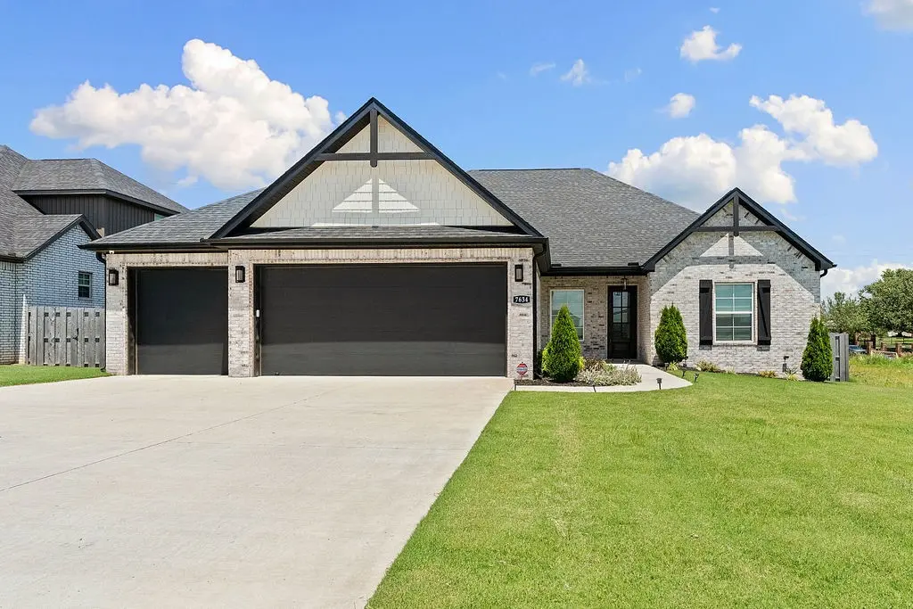 7634 Via Roma Avenue, Springdale