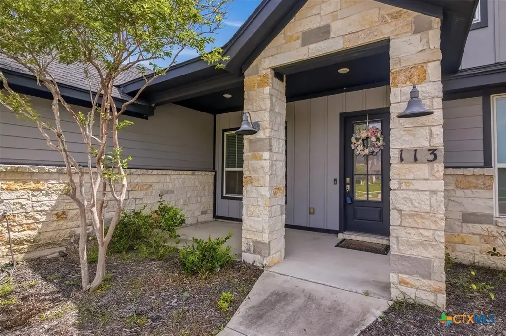 113 Terra Vista Ranch Road, Victoria