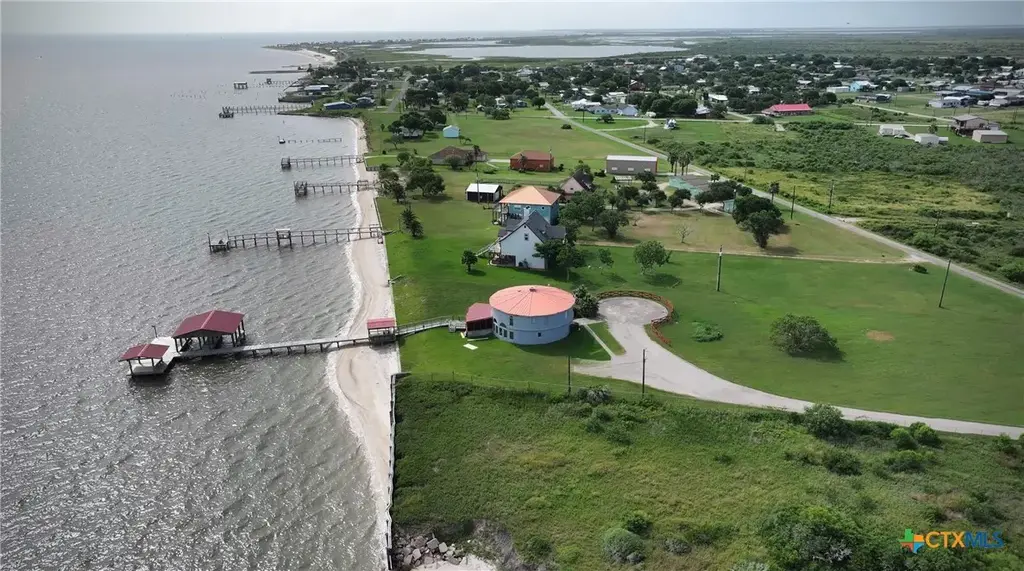 430 N Blackburn Avenue, Port Lavaca