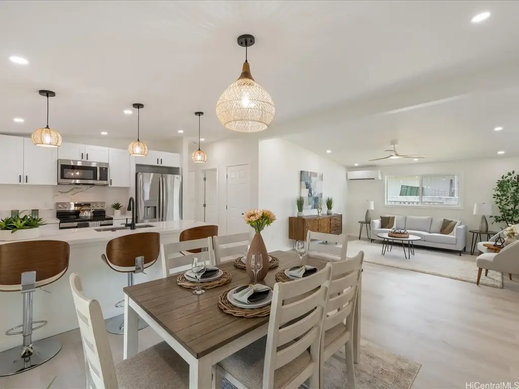 2078 Akaikai Loop, Pearl City