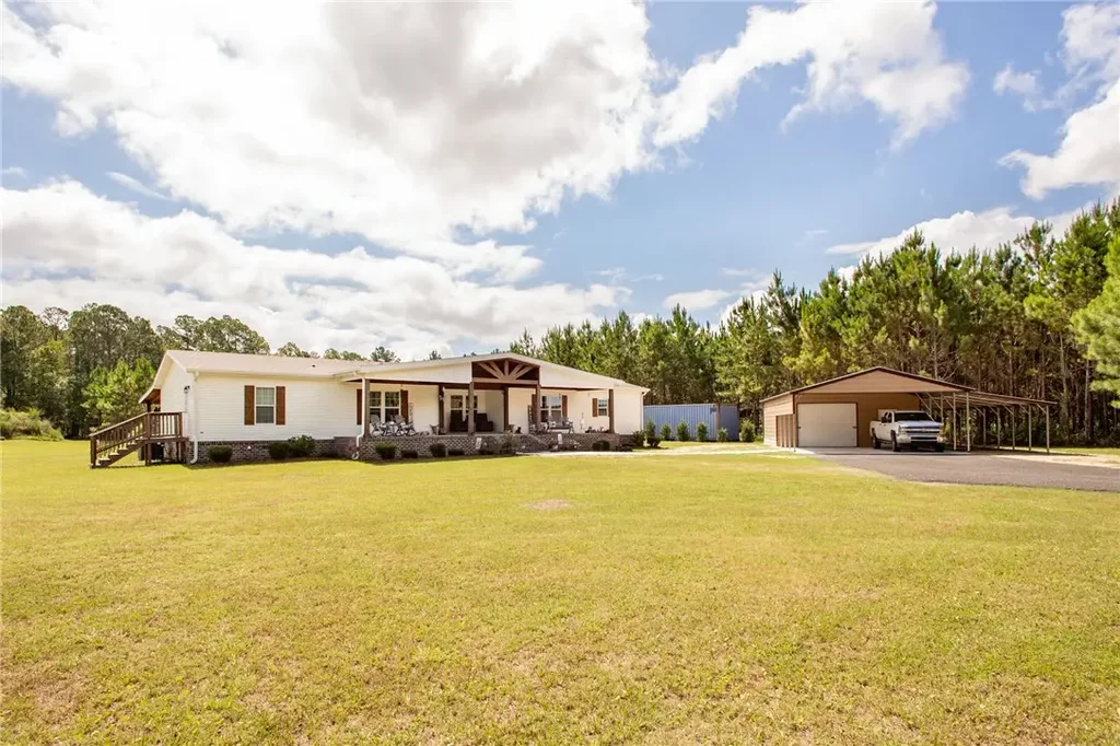 5618 Bowen Road, Blackshear