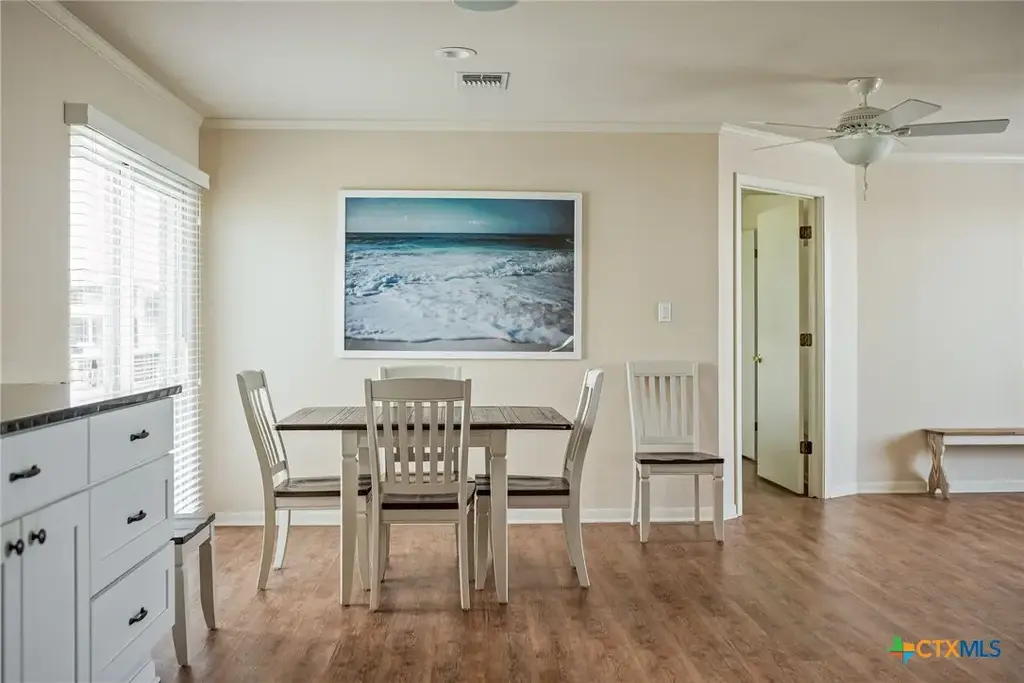 604 W Maple Street, Port O'Connor