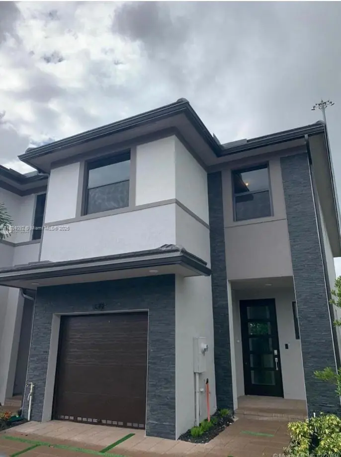 Photo of Listing #A11834092