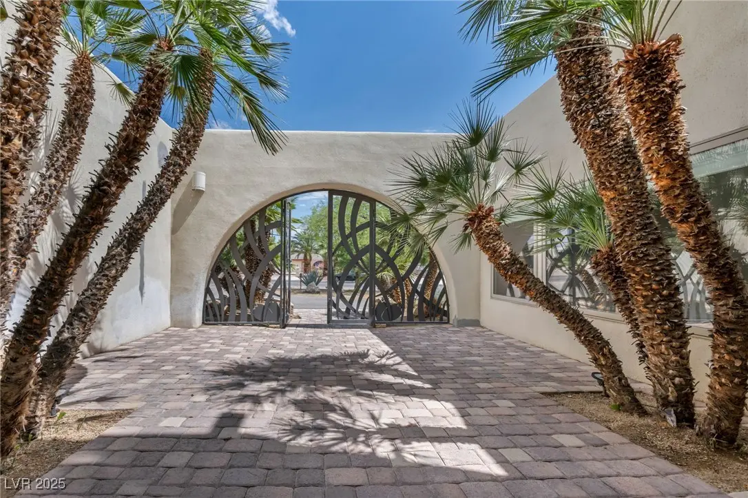 Photo of Listing #2697753