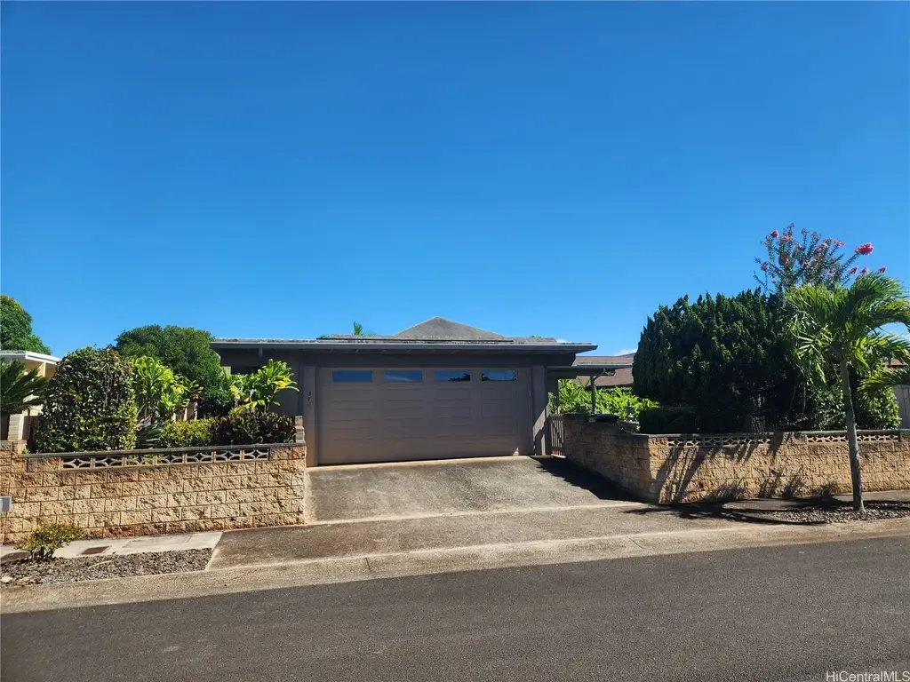 94-373 Leleaka Street, Mililani