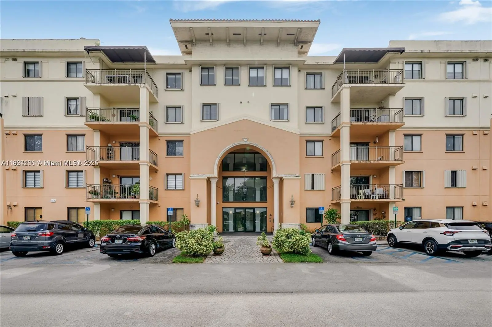 Photo of Listing #A11824196