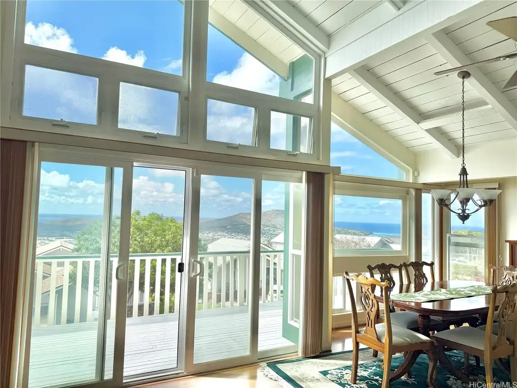 989 Kaahue Street, Honolulu