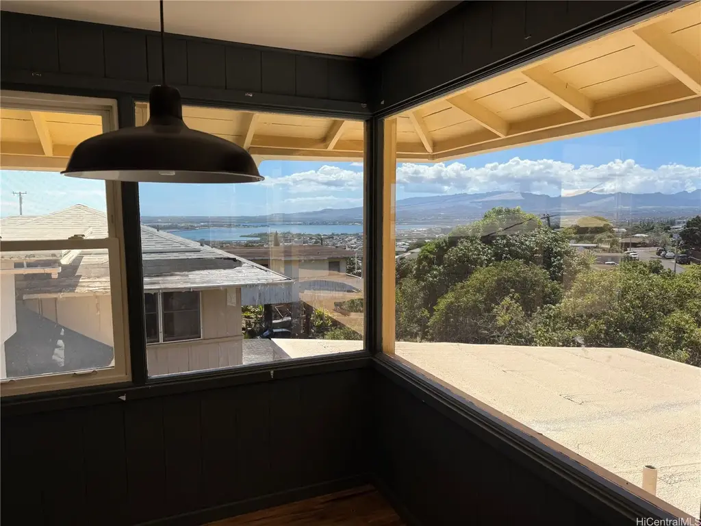 99-877 Lalawai Drive, Aiea