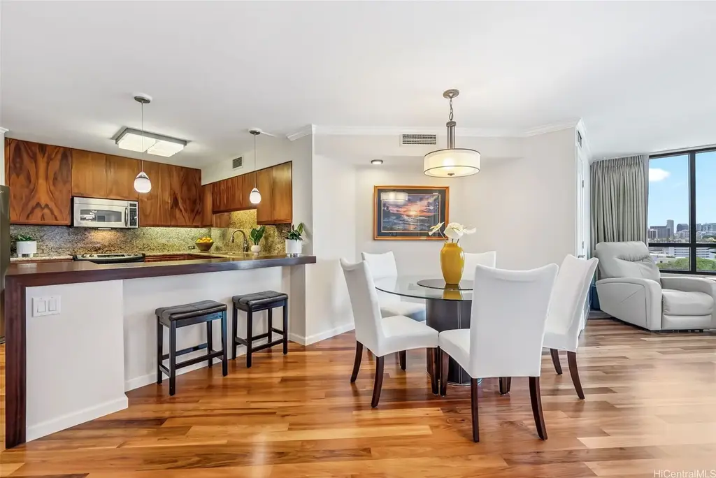 1525 Wilder Avenue # 901, Honolulu