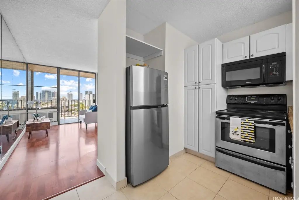 1561 Pensacola Street # 1104, Honolulu