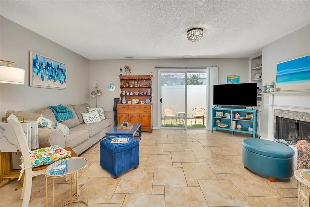 132 S Island Square Drive, St Simons Island