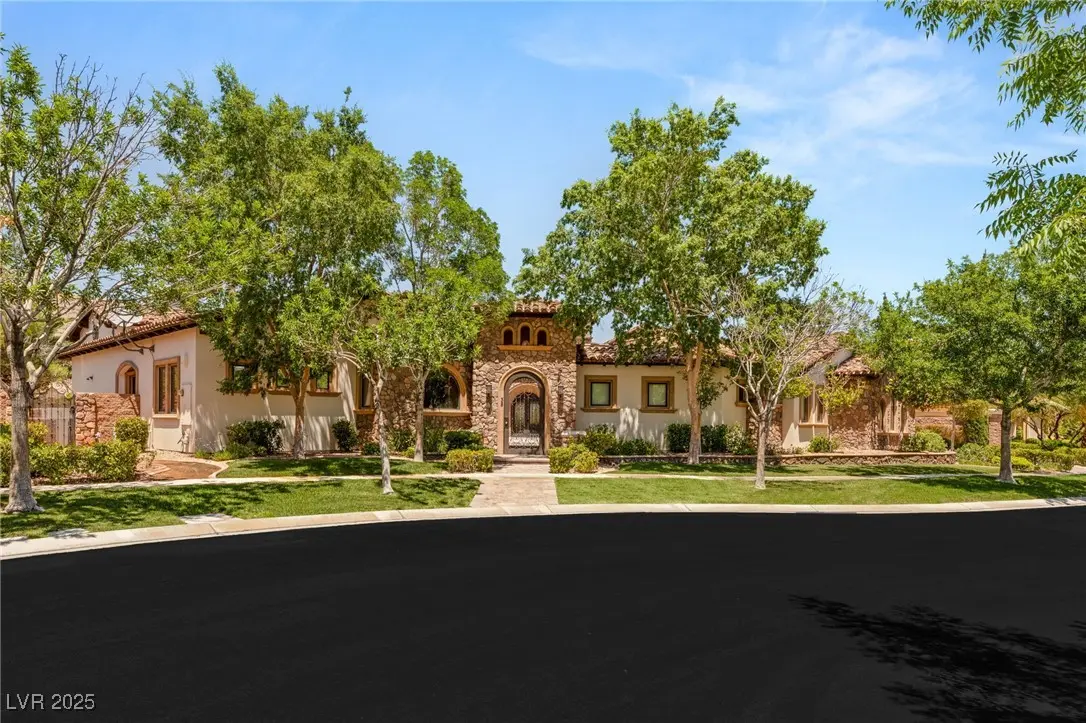 Photo of Listing #2699230