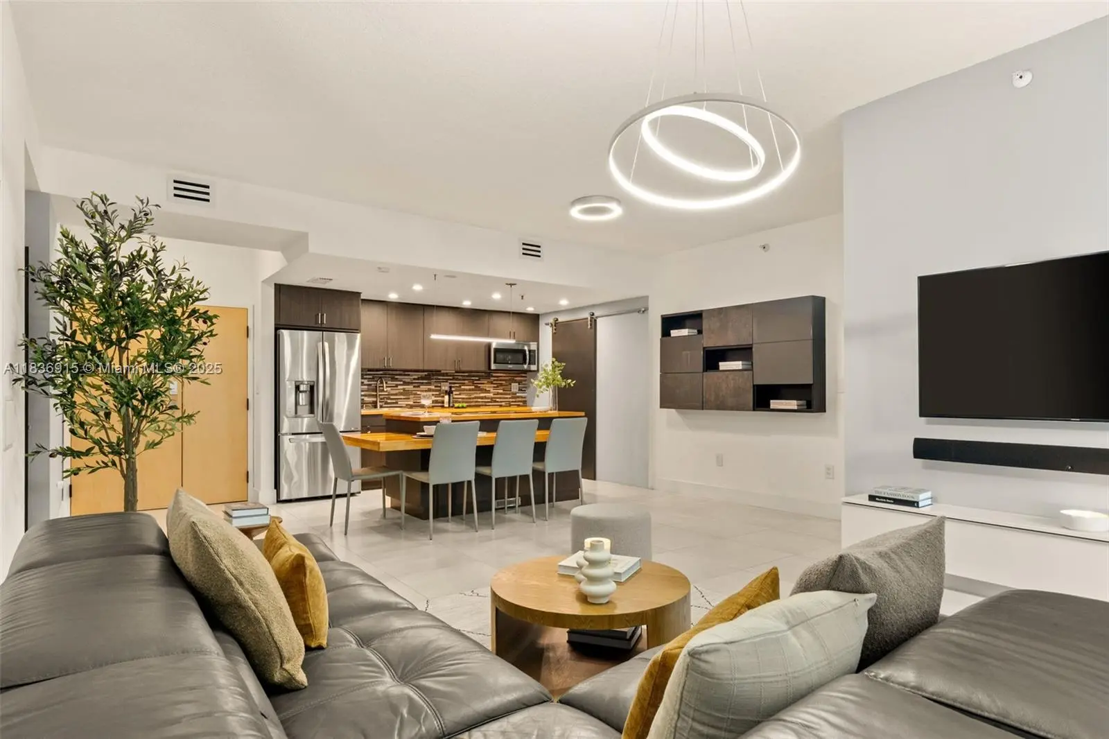 Photo of Listing #A11836915