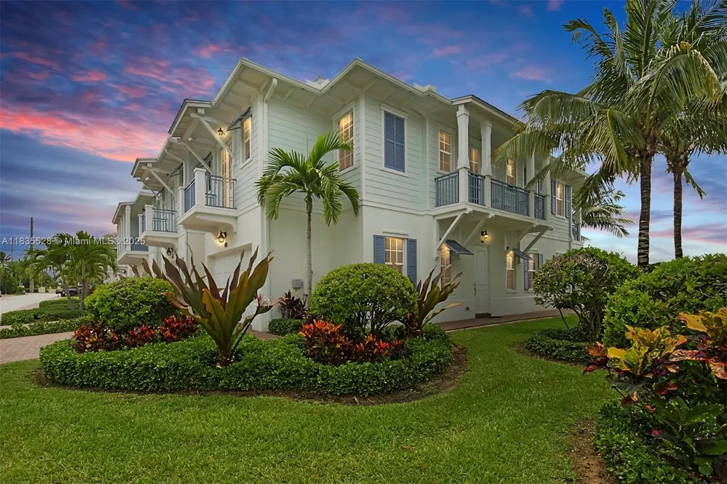 122 Ocean Breeze Dr, Juno Beach
