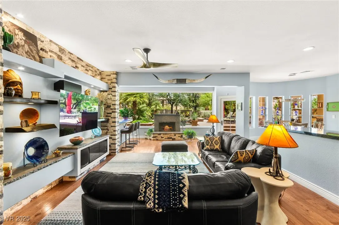 Photo of Listing #2699388