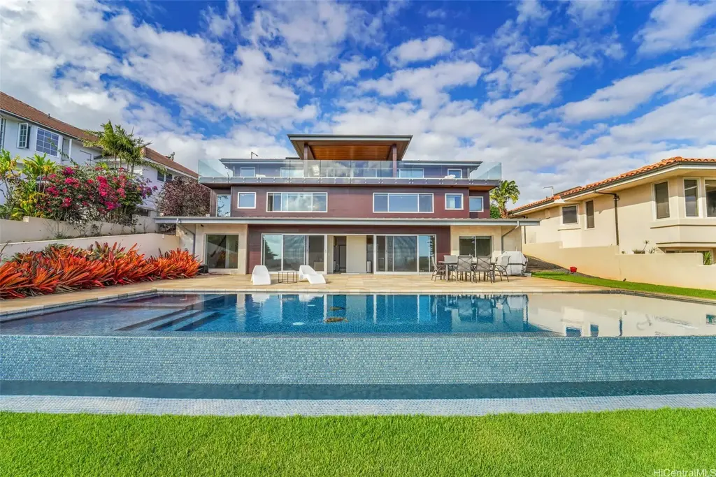 878 Puuikena Drive, Honolulu