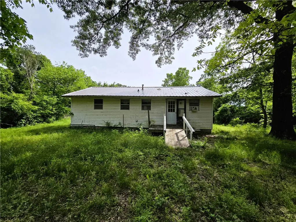 22828 Salem Springs Road, Lincoln