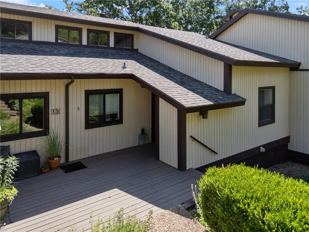 5 White Oak Lane, Holiday Island