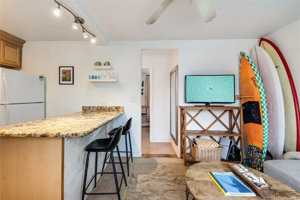 68-078 Au Street # 203, Waialua