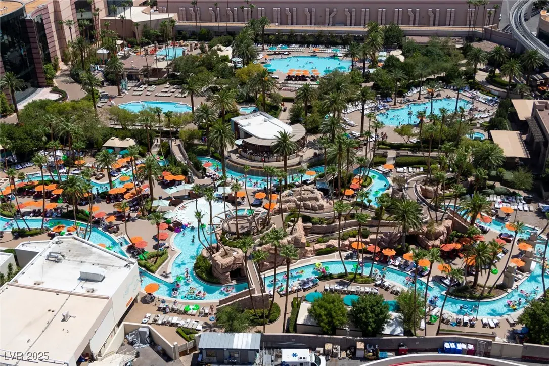 145 Harmon Avenue 1908, Las Vegas