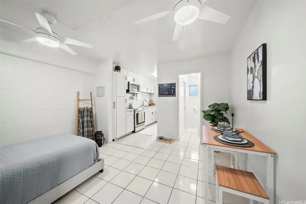 909 University Avenue # 210, Honolulu