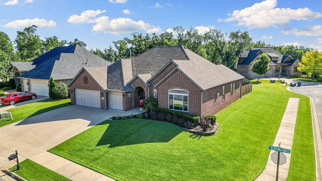 4302 Kensington Avenue, Bentonville