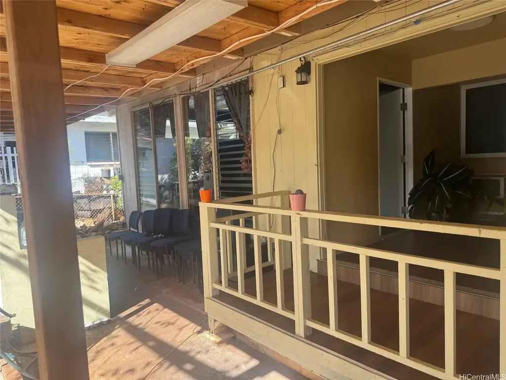 94-1065 Lumikula Street, Waipahu