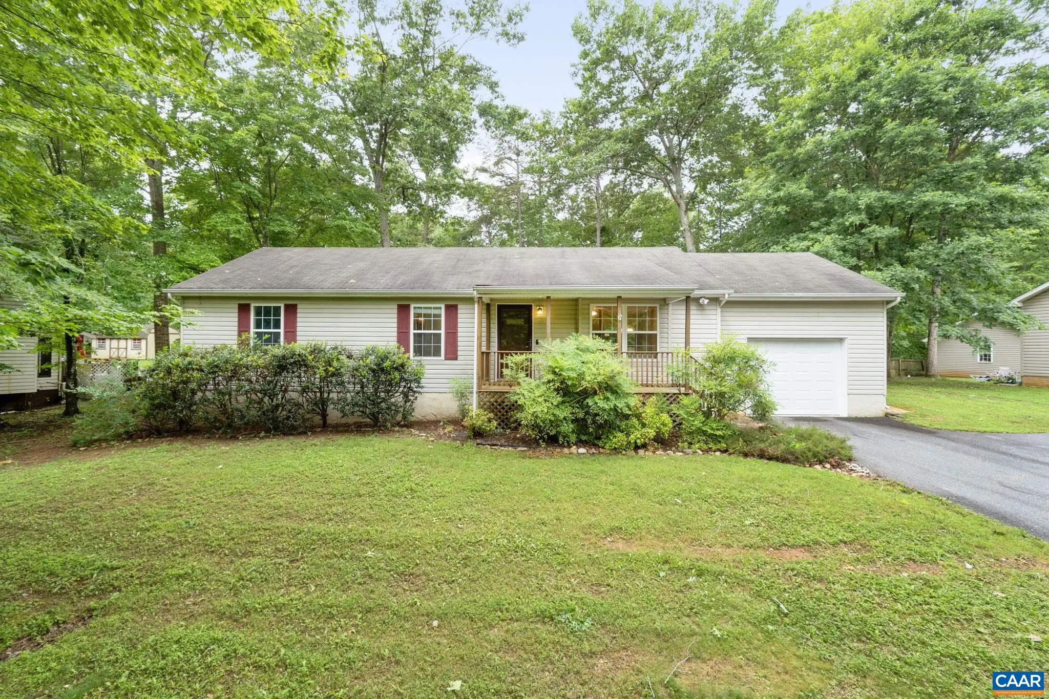 7 Riverside Dr, Palmyra