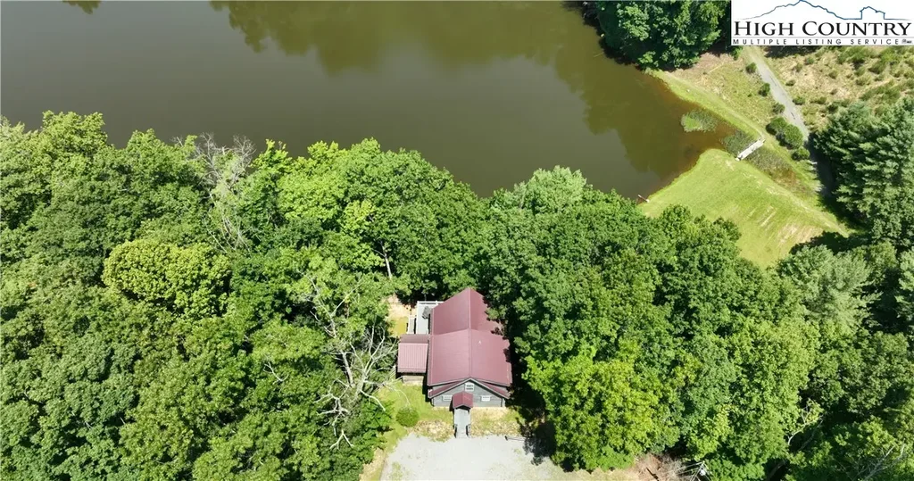 683 Hawk Ridge, Deep Gap