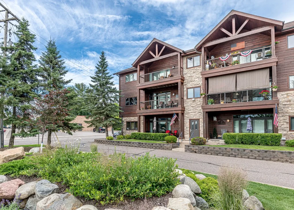 311 Park Ave E # A206, Minocqua