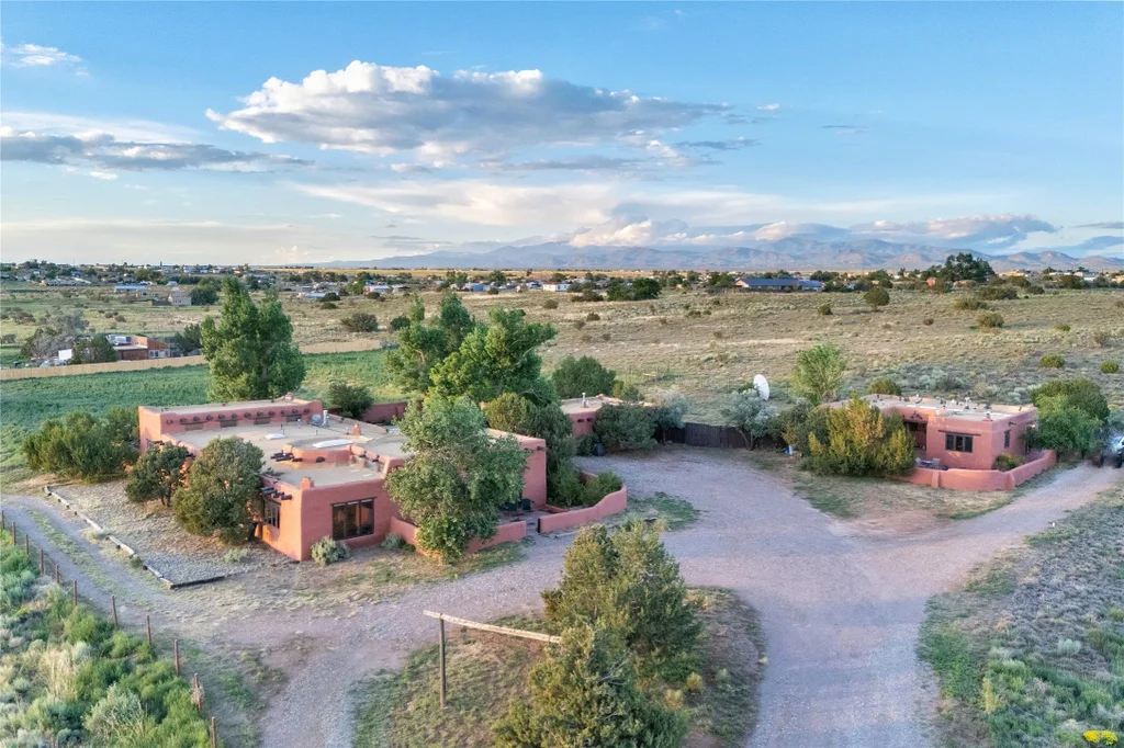54 Rons Road, Santa Fe