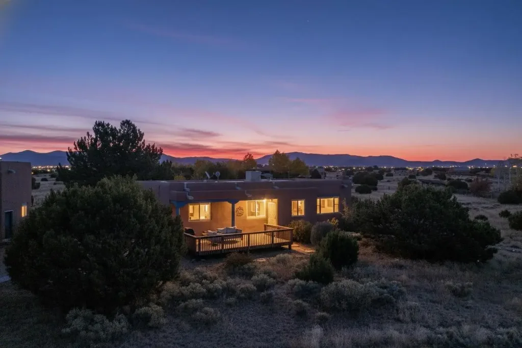 10 Sloman Trail, Santa Fe