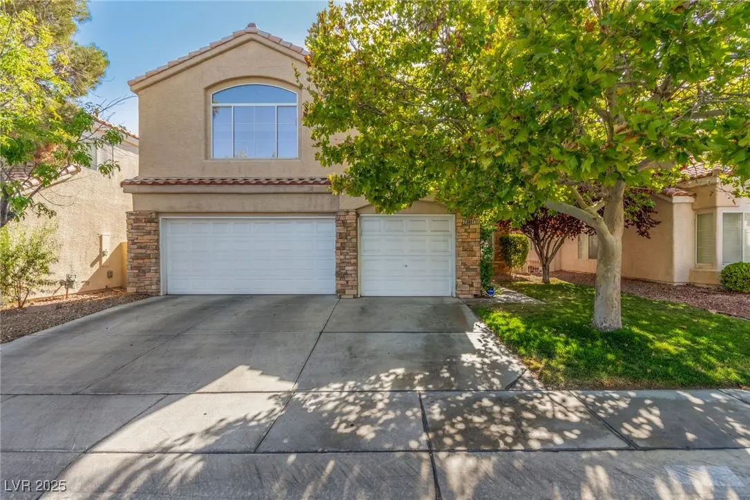 Photo of Listing #2700696