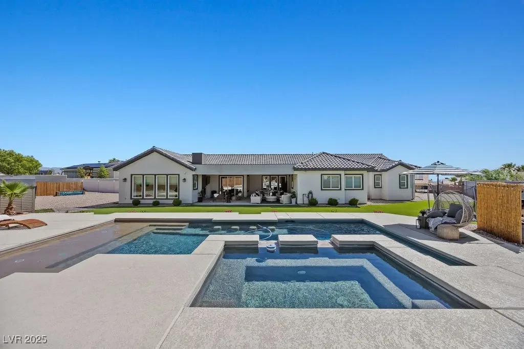 Photo of Listing #2699905