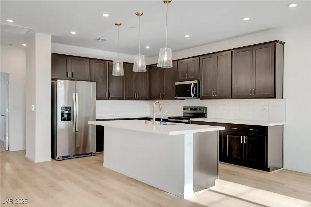 Photo of Listing #2700830