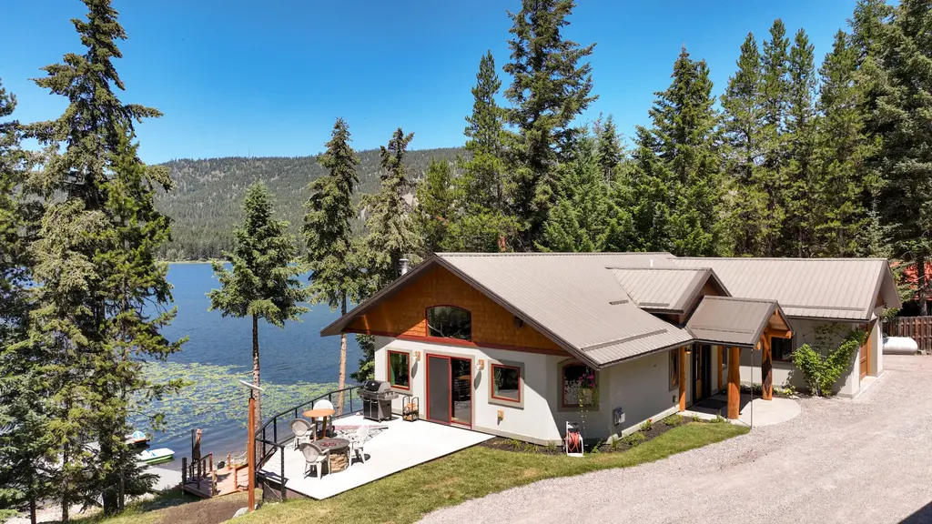 1600 Rogers Lane, Kila