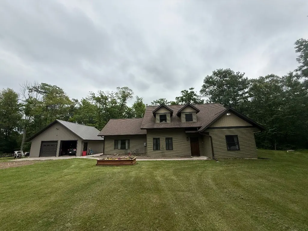 8166 Waldora Road, Siren