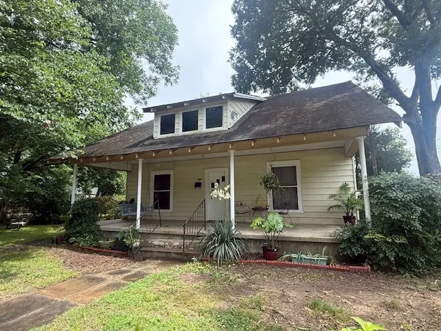 409 1st Street, Atkins