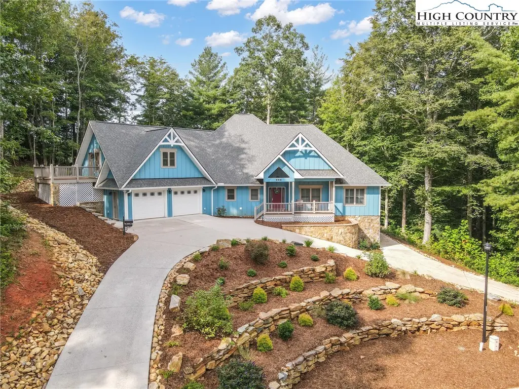 225 Henry's Glen Drive, Morganton