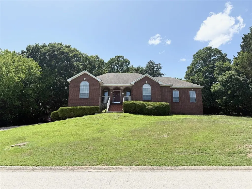 3141 N Warwick Drive, Fayetteville