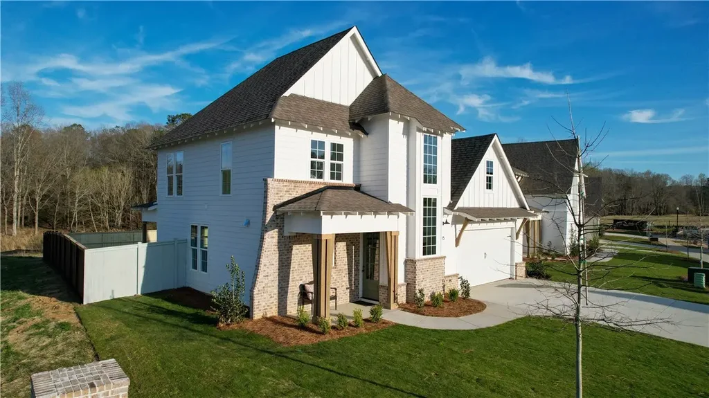 239 Firefly Ln, Opelika