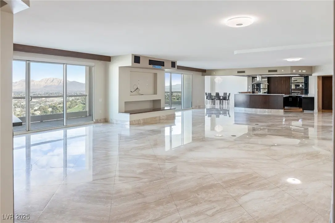 Photo of Listing #2701299