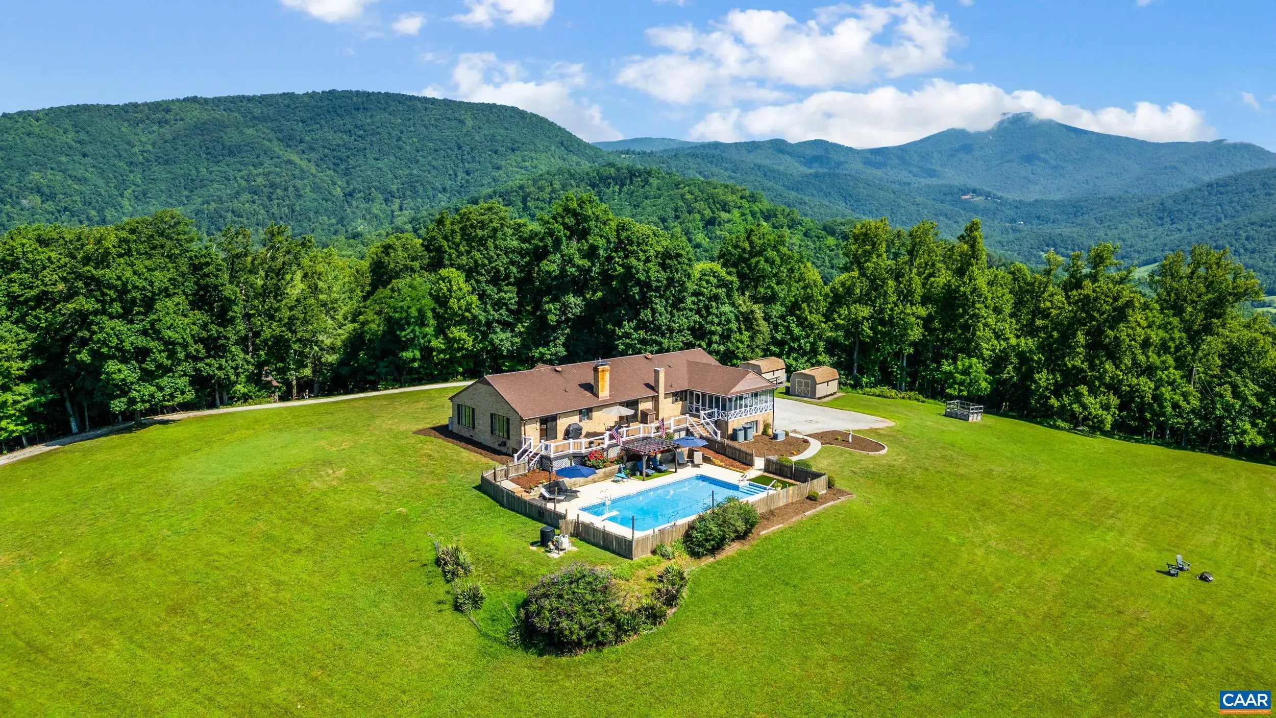 355 Dyson Rd, Amherst