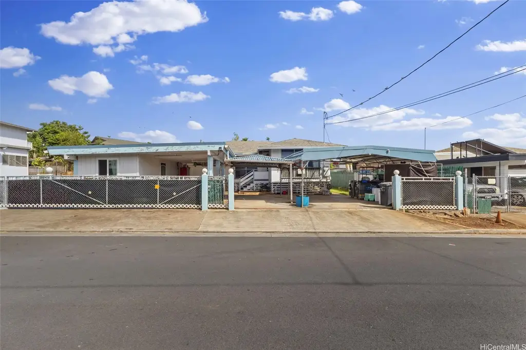 94-287 Kahuawai Street, Waipahu